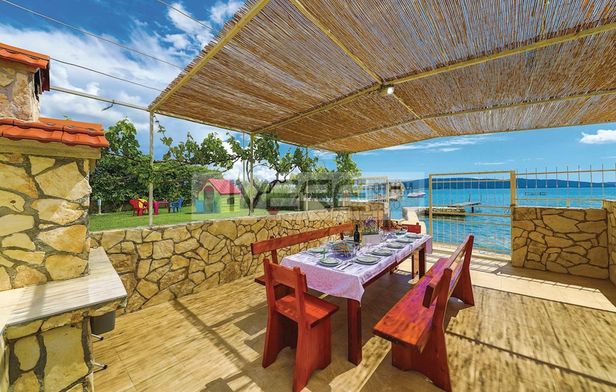 House For sale - SPLITSKO-DALMATINSKA SPLIT