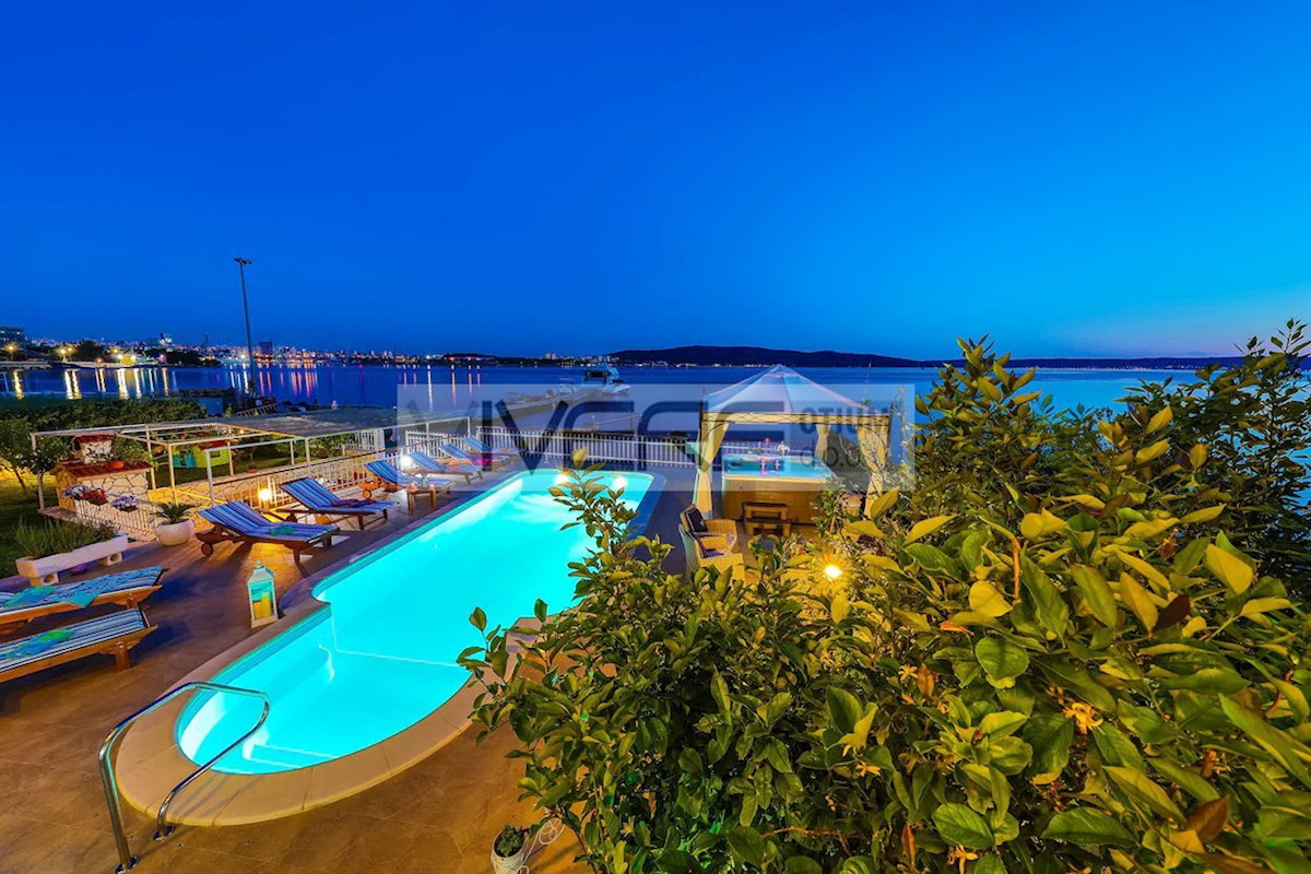 House For sale - SPLITSKO-DALMATINSKA SPLIT