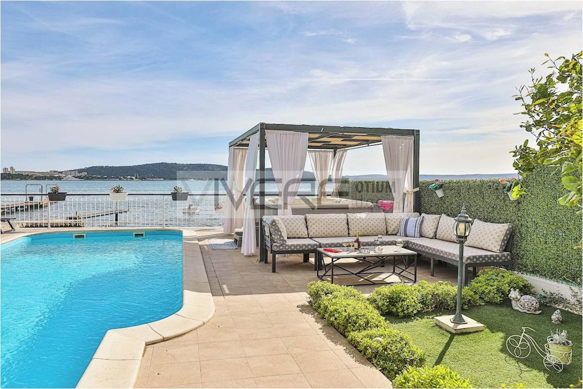 House For sale - SPLITSKO-DALMATINSKA SPLIT
