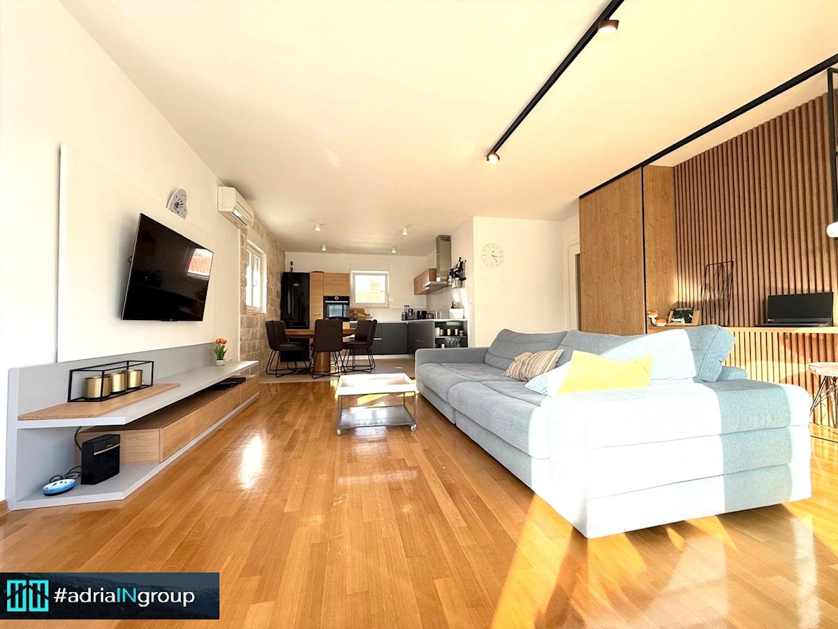 Flat For sale - SPLITSKO-DALMATINSKA PODSTRANA