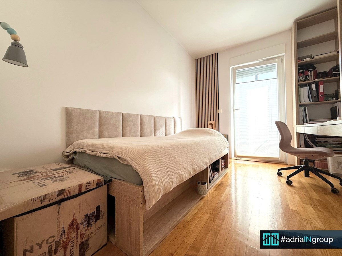 Flat For sale - SPLITSKO-DALMATINSKA PODSTRANA