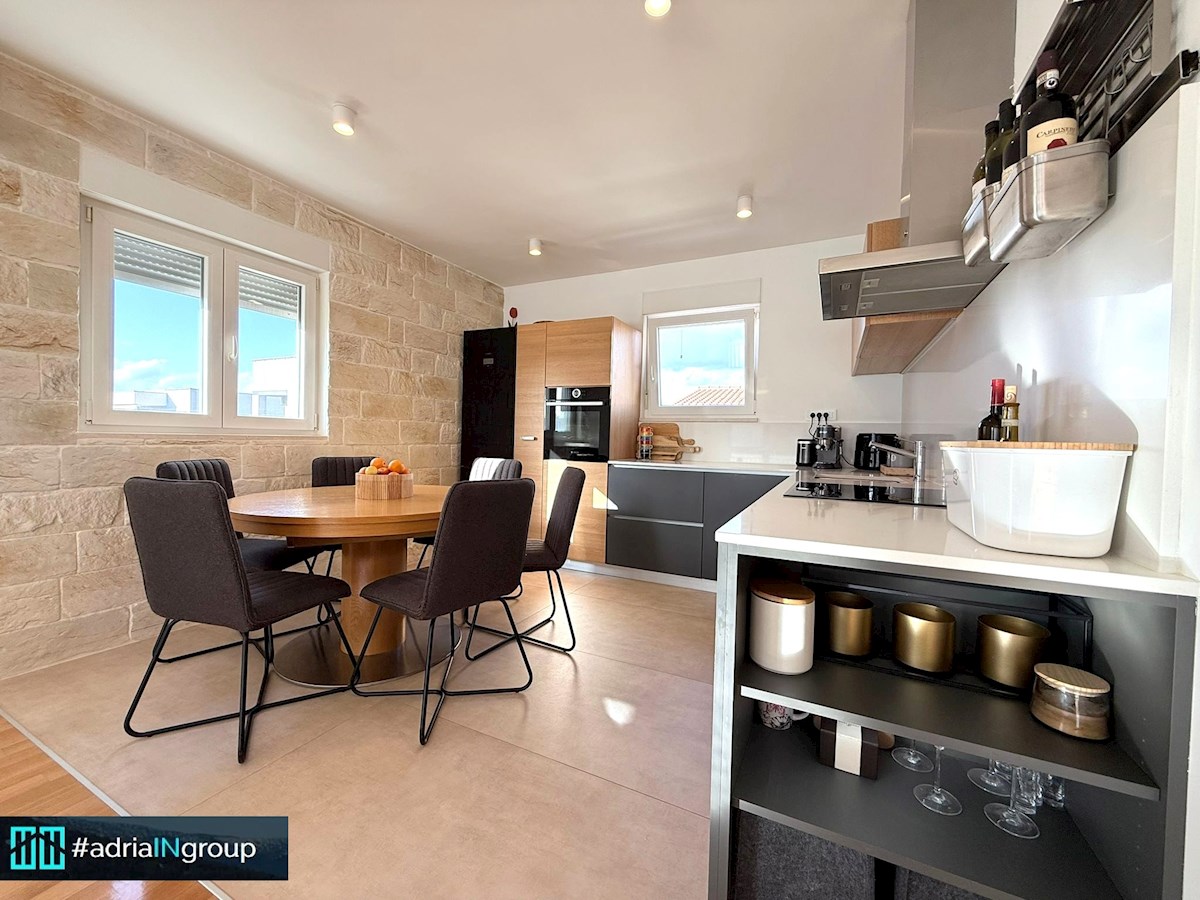 Flat For sale - SPLITSKO-DALMATINSKA PODSTRANA