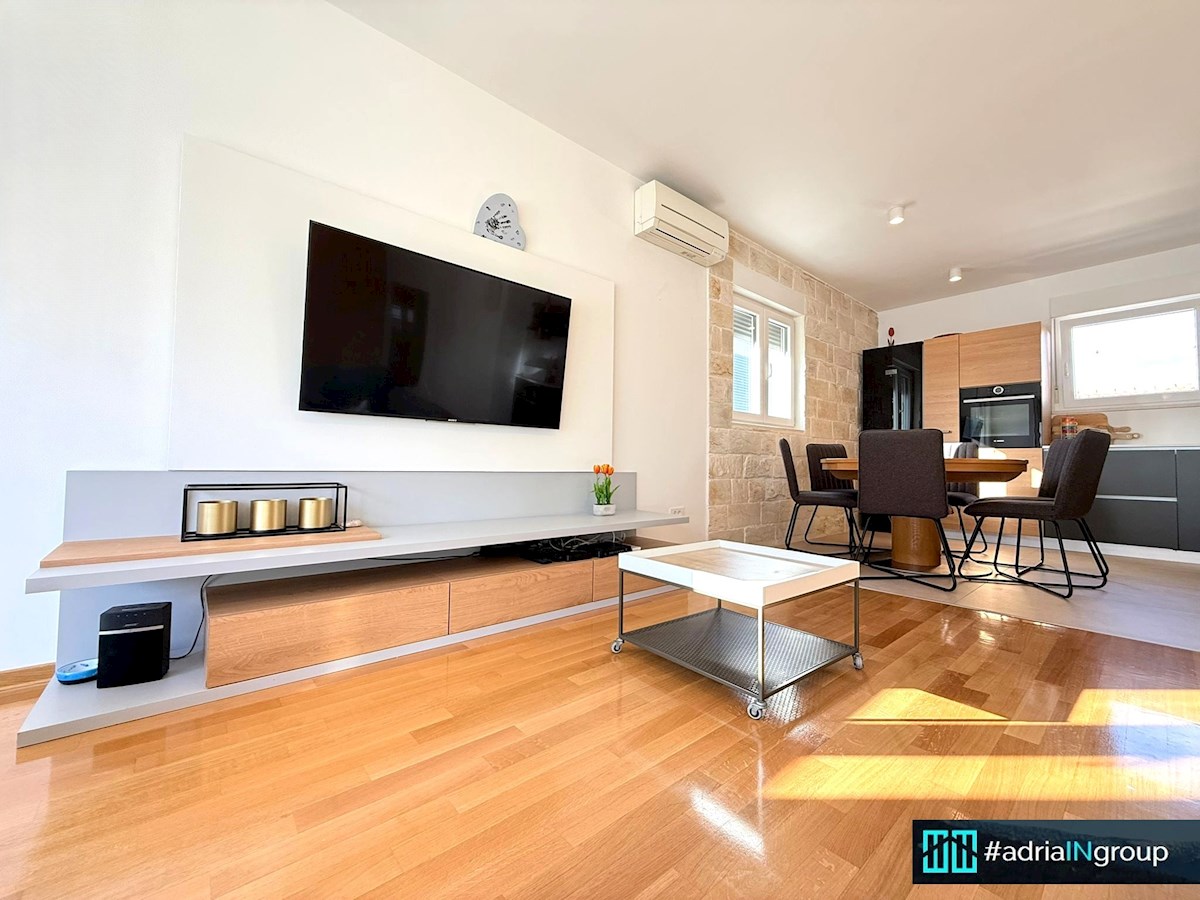 Flat For sale - SPLITSKO-DALMATINSKA PODSTRANA