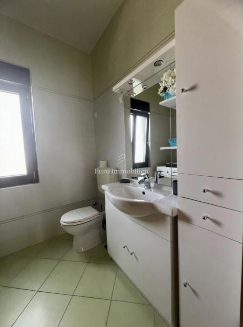 Kuća Na prodaju - PRIMORSKO-GORANSKA CRIKVENICA