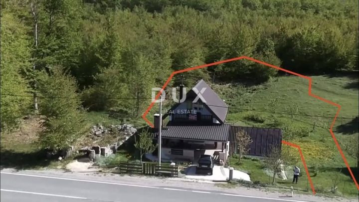 Land for sale 1337 m² – Karlobag