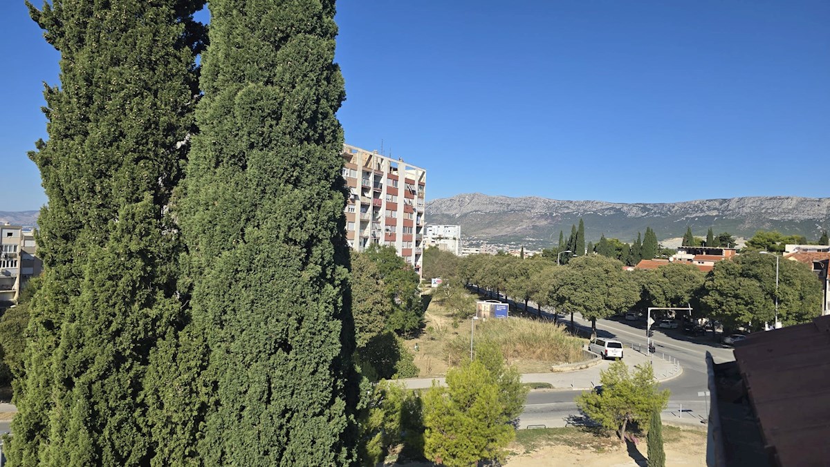 Apartment Zu verkaufen - SPLITSKO-DALMATINSKA SPLIT