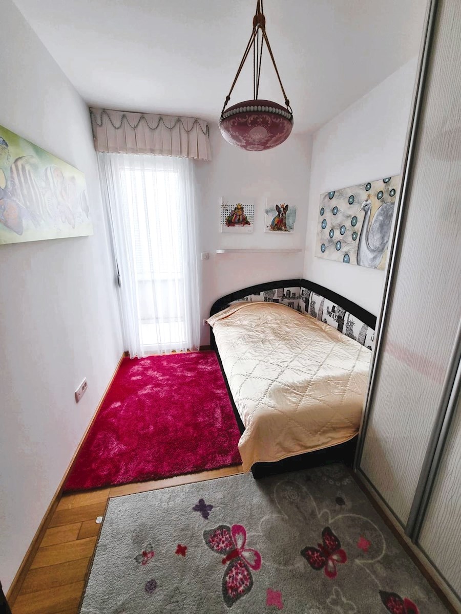 Mieszkanie Na sprzedaż - SPLITSKO-DALMATINSKA SPLIT