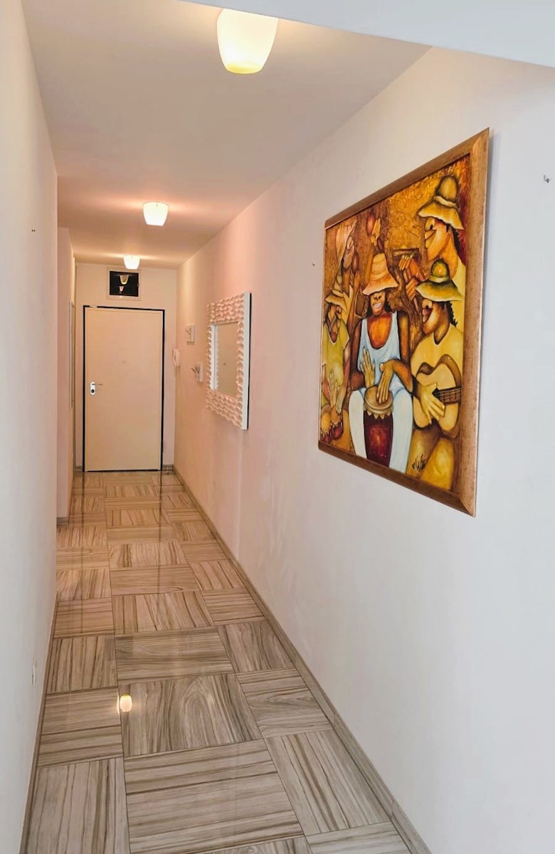 Mieszkanie Na sprzedaż - SPLITSKO-DALMATINSKA SPLIT