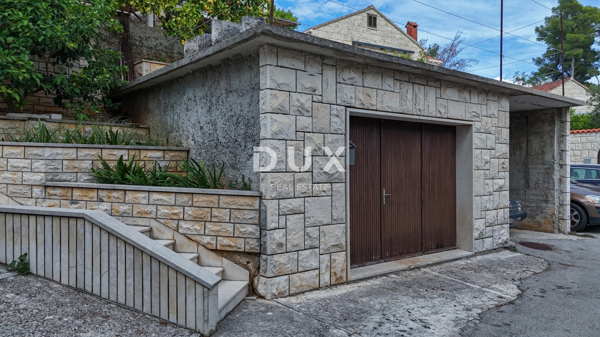 House For sale - SPLITSKO-DALMATINSKA BRAČ