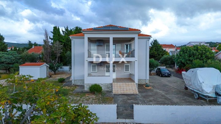 Hiša na predaj 214 m² – Rab
