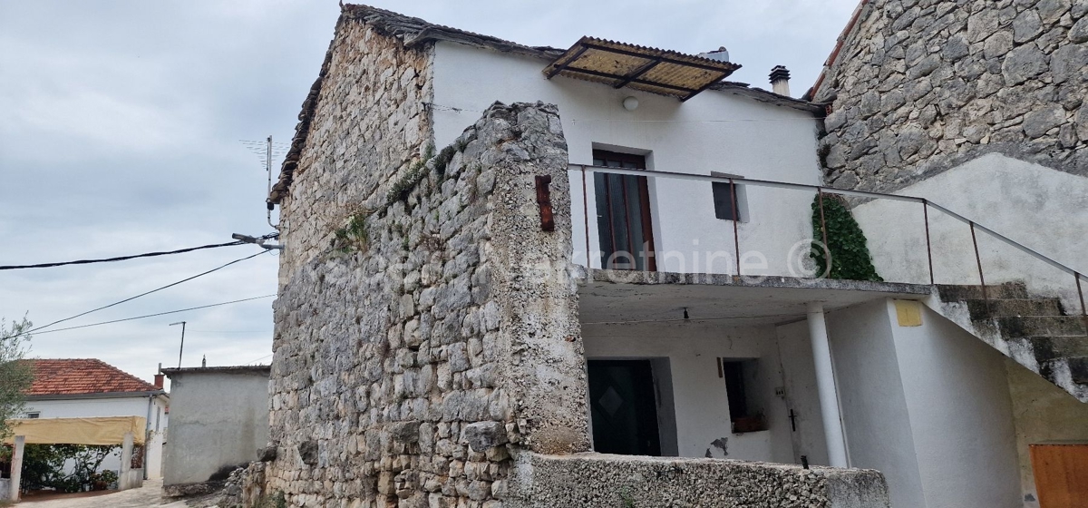 House For sale - SPLITSKO-DALMATINSKA MARINA