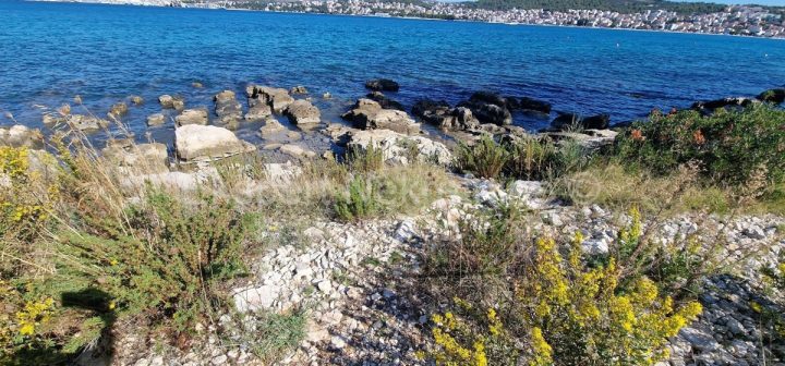 Land for sale 1228 m² – Čiovo