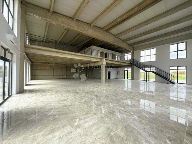 Poslovni prostori na predaj 31199 m² – Koprivnički Ivanec