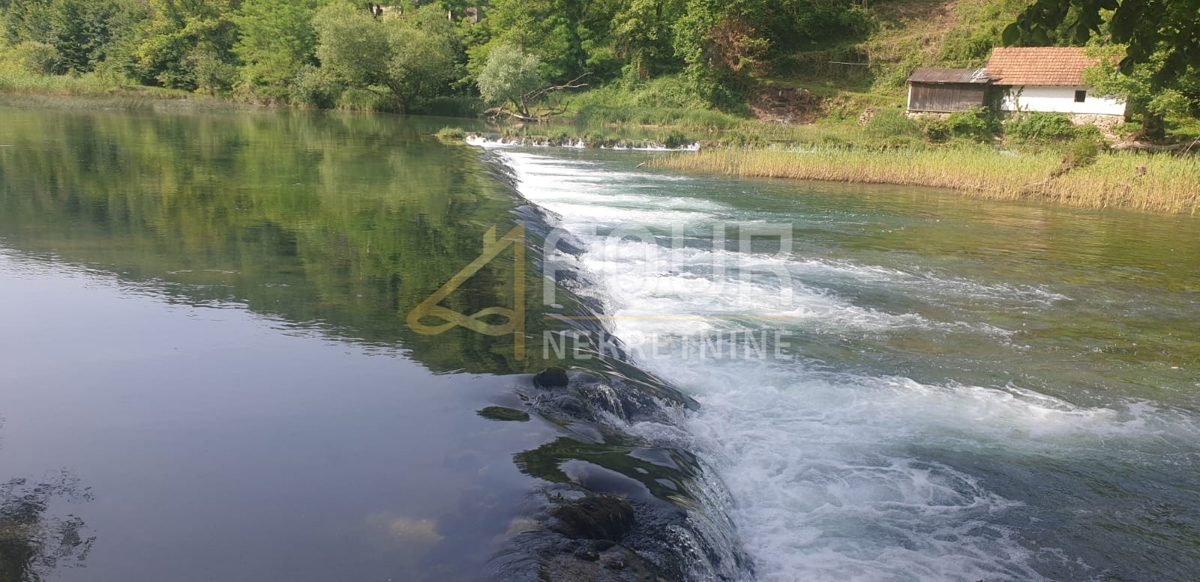 Hiša Na predaj - KARLOVAČKA SLUNJ