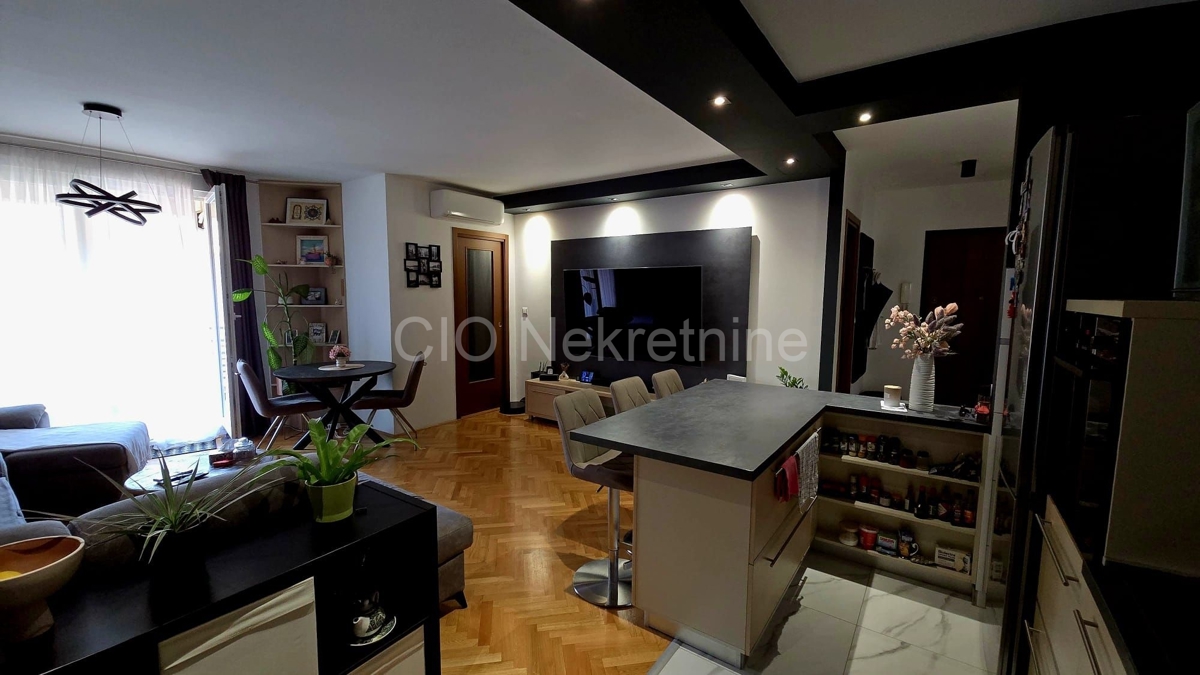 Appartamento In vendita - SPLITSKO-DALMATINSKA SPLIT