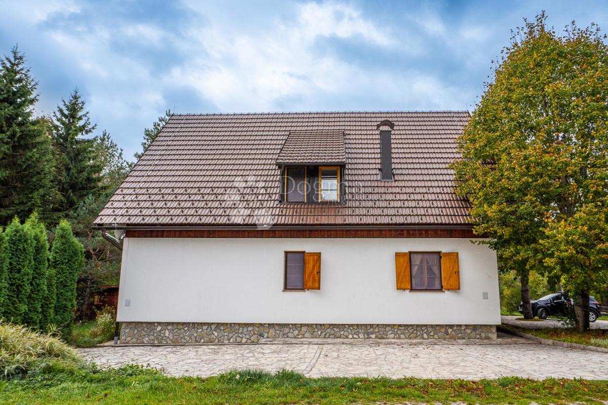 House For sale - LIČKO-SENJSKA PLITVIČKA JEZERA