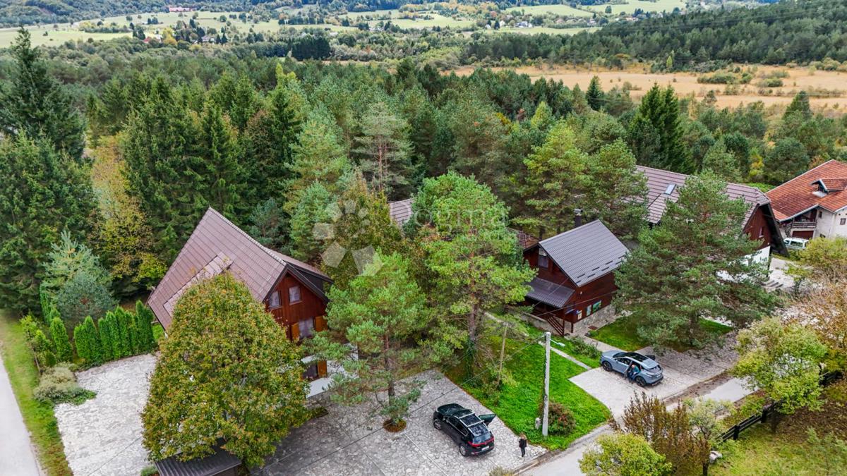 House For sale - LIČKO-SENJSKA PLITVIČKA JEZERA