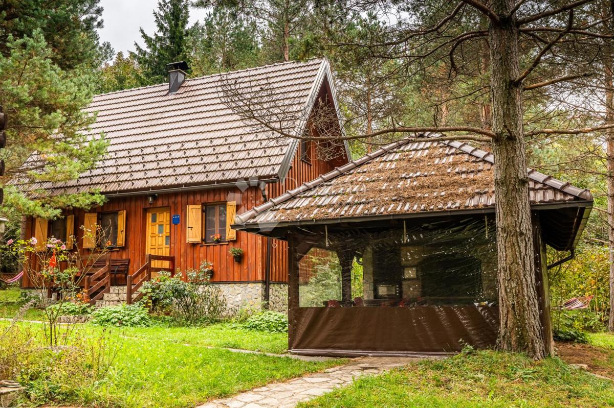 House For sale - LIČKO-SENJSKA PLITVIČKA JEZERA