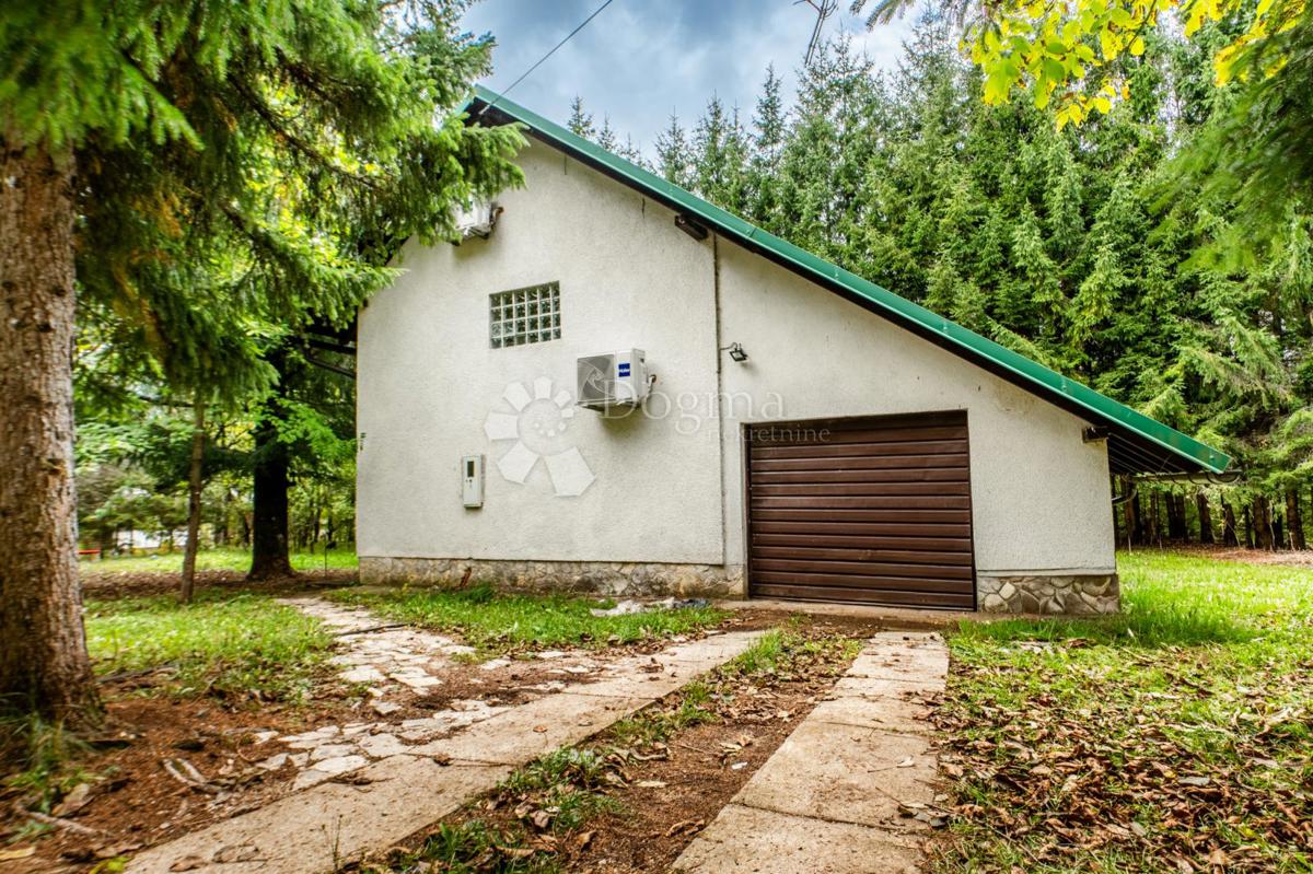 House For sale - LIČKO-SENJSKA PLITVIČKA JEZERA