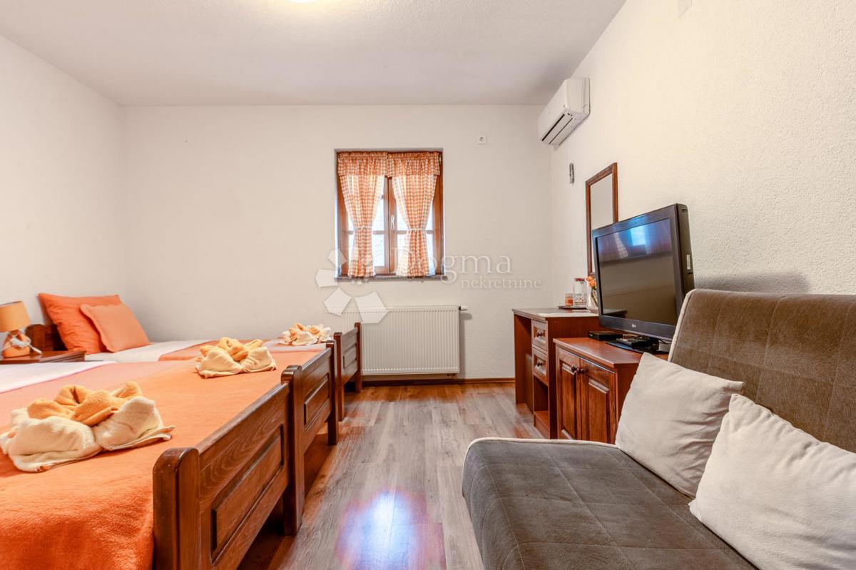 House For sale - LIČKO-SENJSKA PLITVIČKA JEZERA