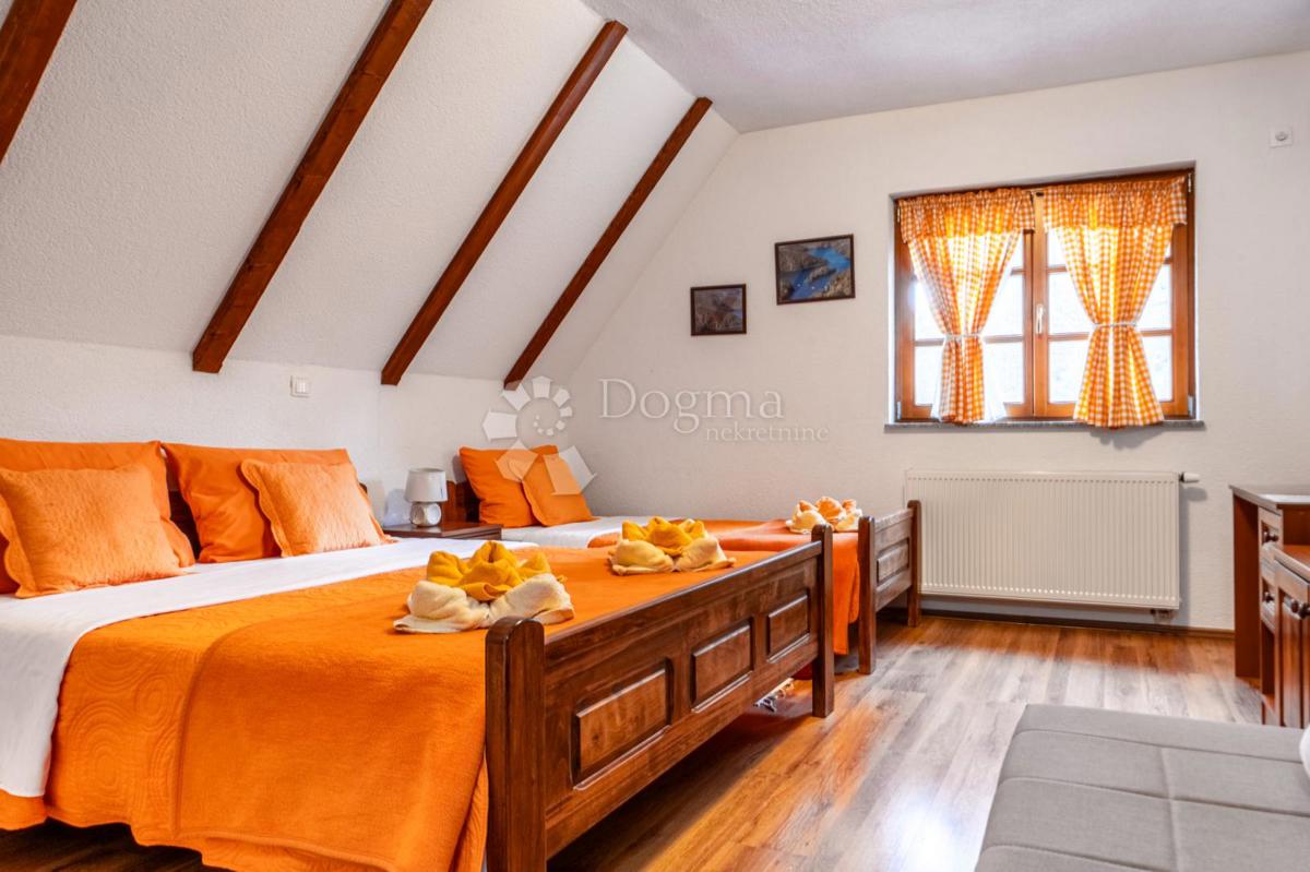 House For sale - LIČKO-SENJSKA PLITVIČKA JEZERA