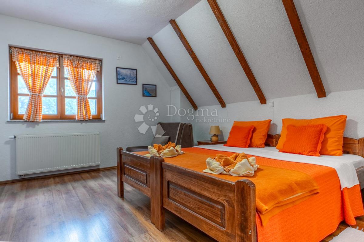 House For sale - LIČKO-SENJSKA PLITVIČKA JEZERA