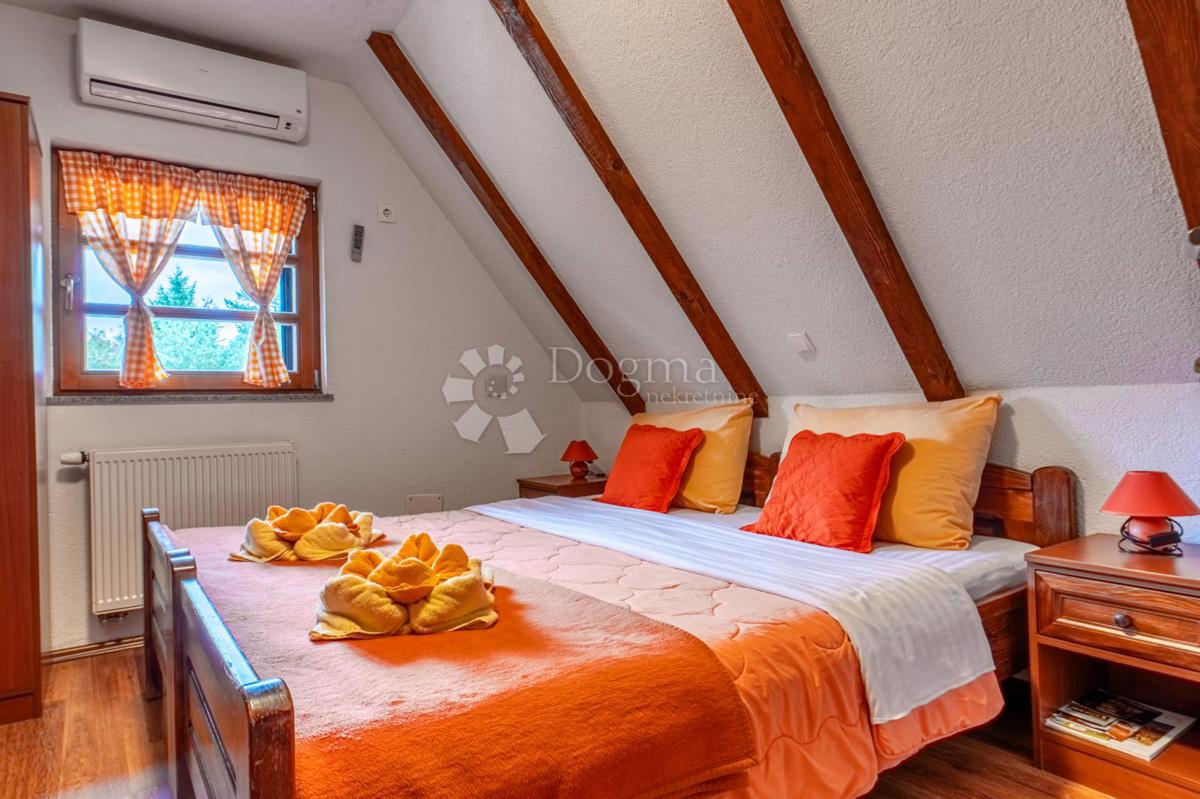 House For sale - LIČKO-SENJSKA PLITVIČKA JEZERA