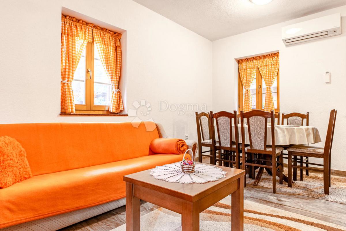 House For sale - LIČKO-SENJSKA PLITVIČKA JEZERA