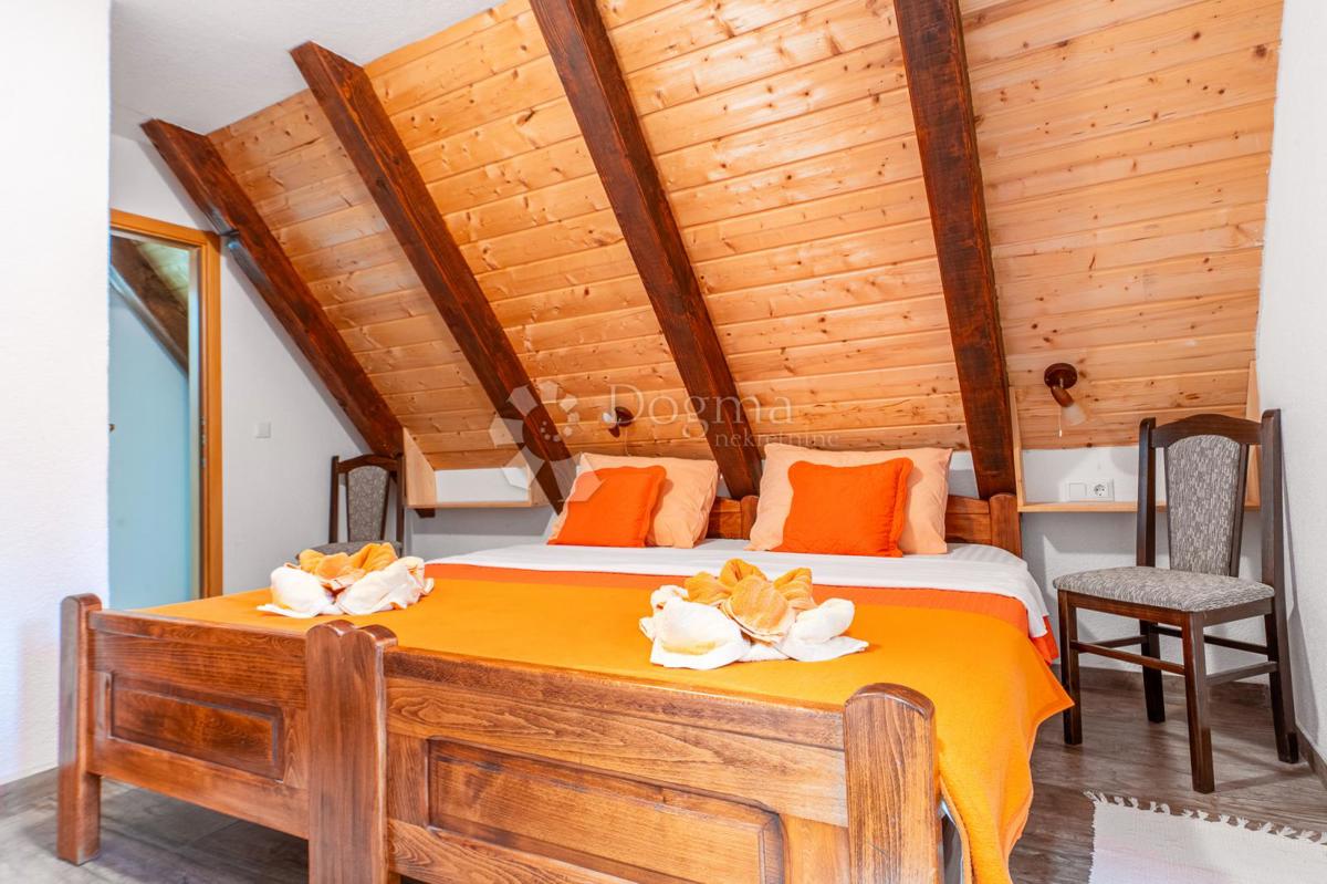 House For sale - LIČKO-SENJSKA PLITVIČKA JEZERA