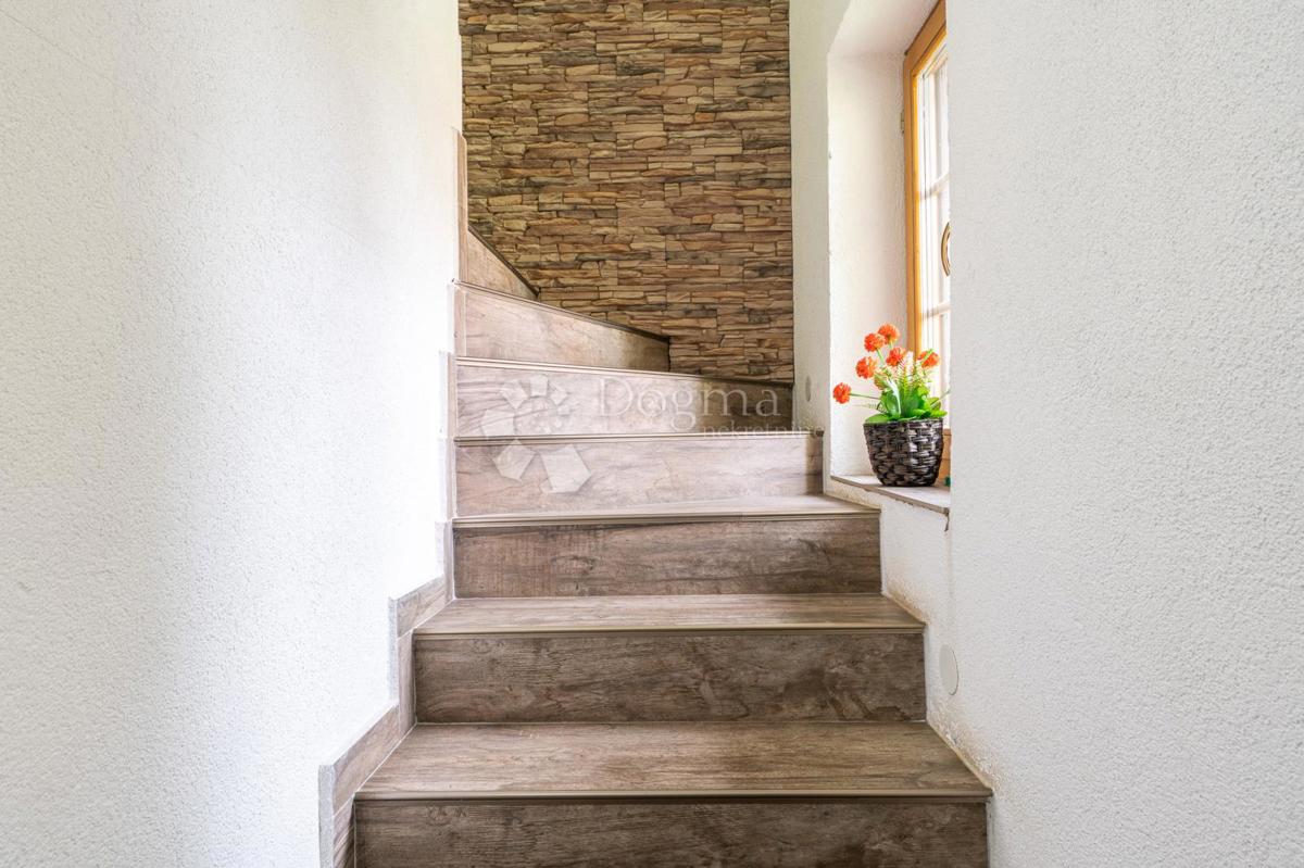 House For sale - LIČKO-SENJSKA PLITVIČKA JEZERA