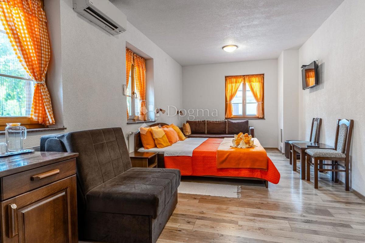 House For sale - LIČKO-SENJSKA PLITVIČKA JEZERA