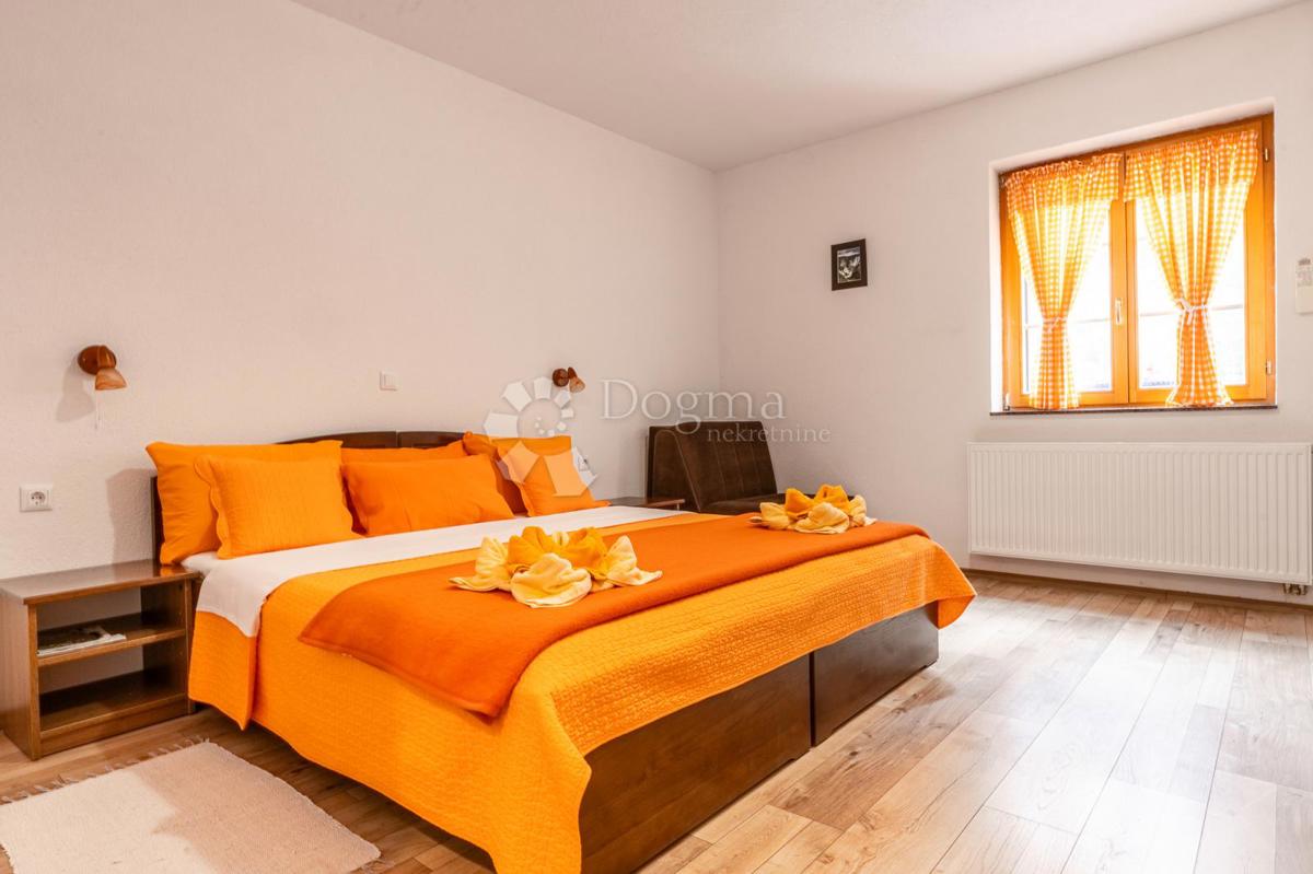 House For sale - LIČKO-SENJSKA PLITVIČKA JEZERA