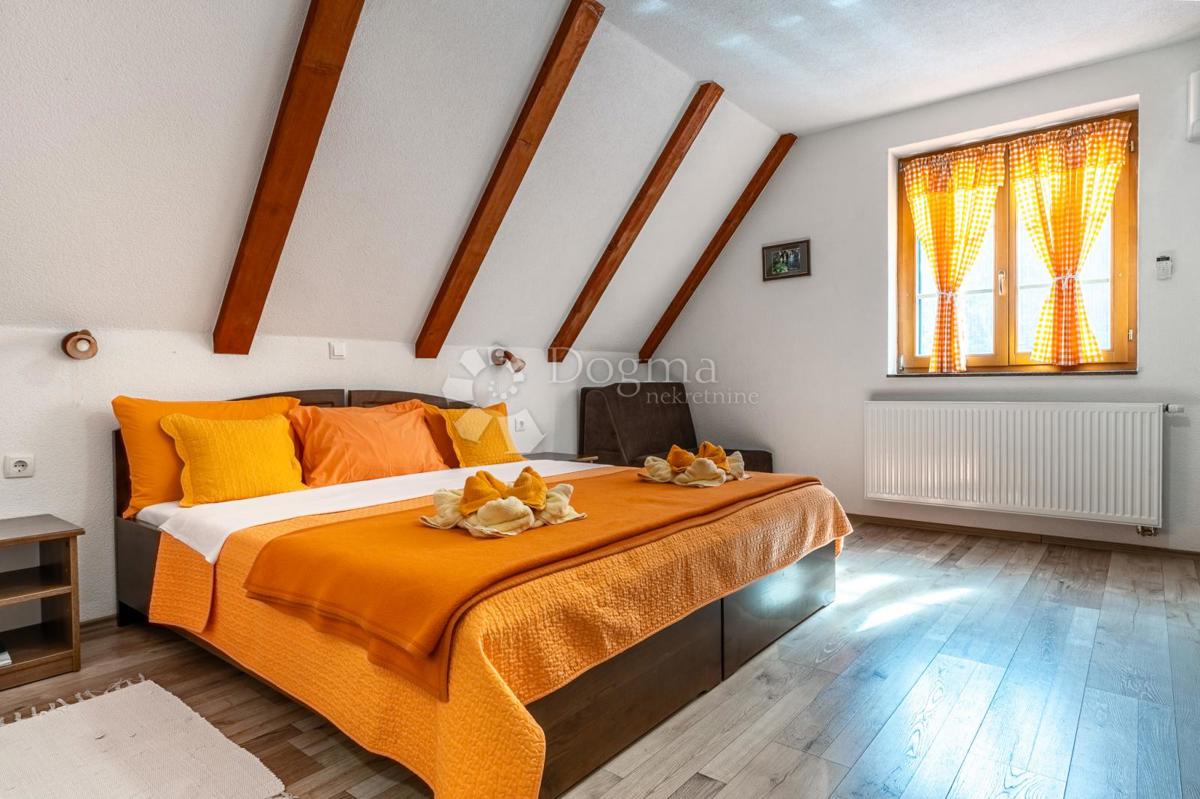 House For sale - LIČKO-SENJSKA PLITVIČKA JEZERA