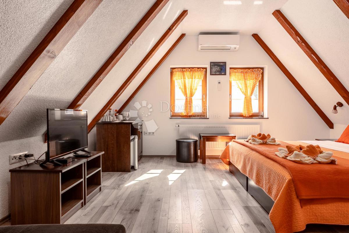 House For sale - LIČKO-SENJSKA PLITVIČKA JEZERA
