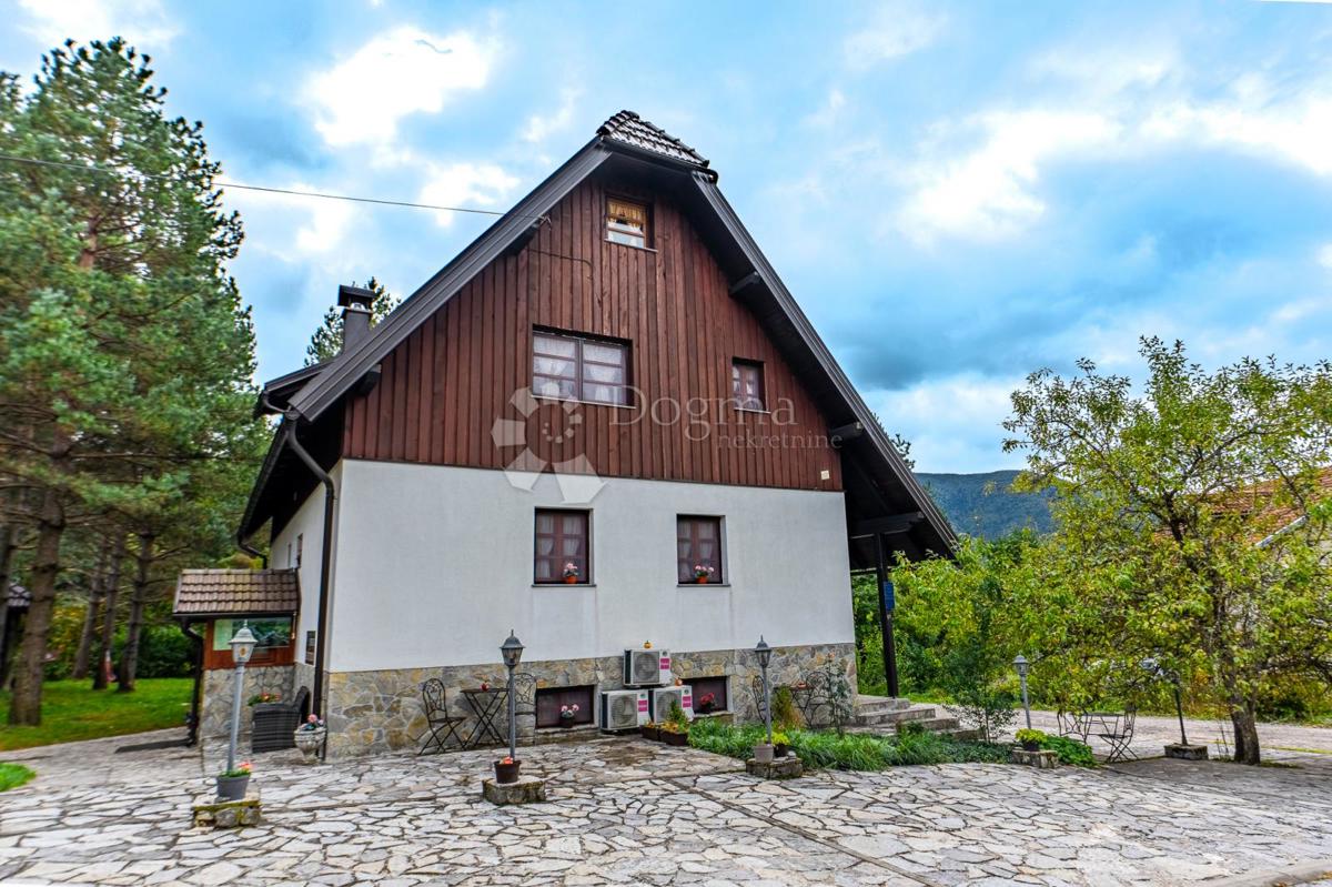 House For sale - LIČKO-SENJSKA PLITVIČKA JEZERA