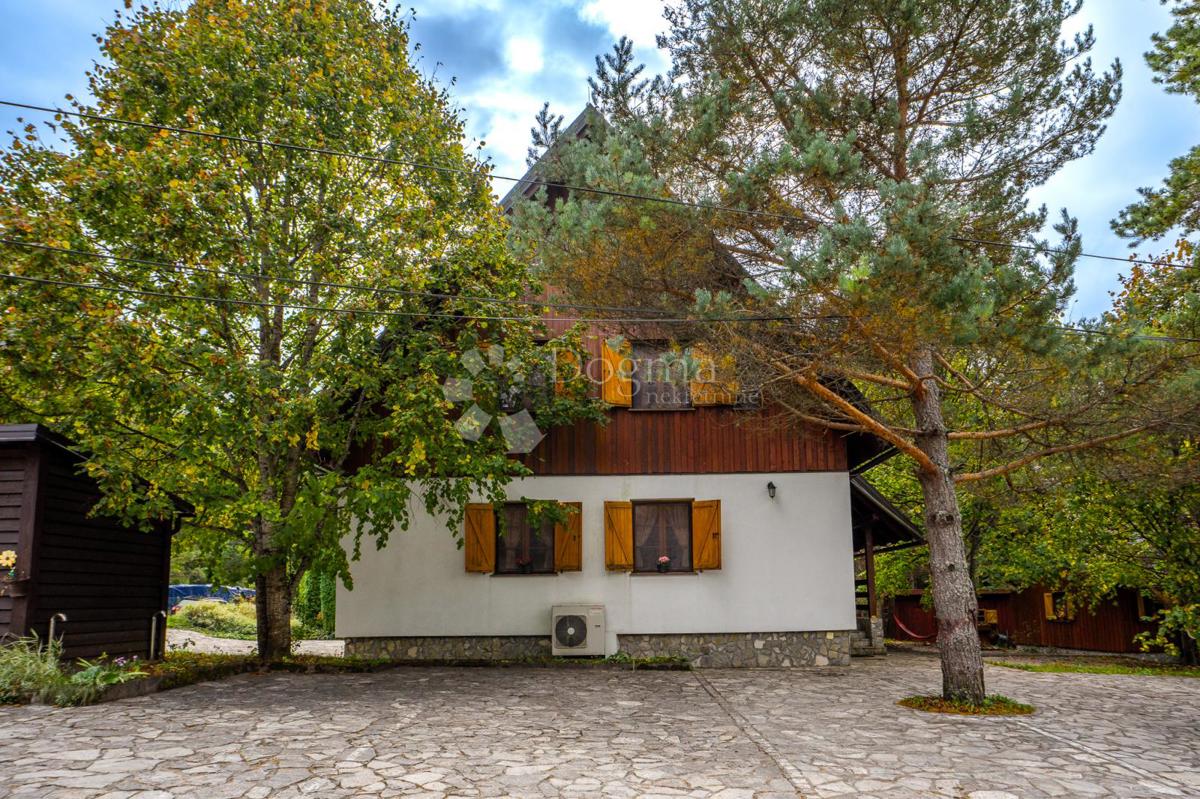 House For sale - LIČKO-SENJSKA PLITVIČKA JEZERA