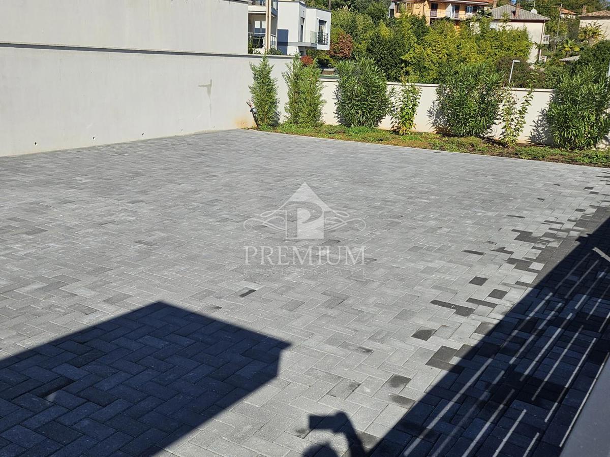Flat For sale - PRIMORSKO-GORANSKA LOVRAN