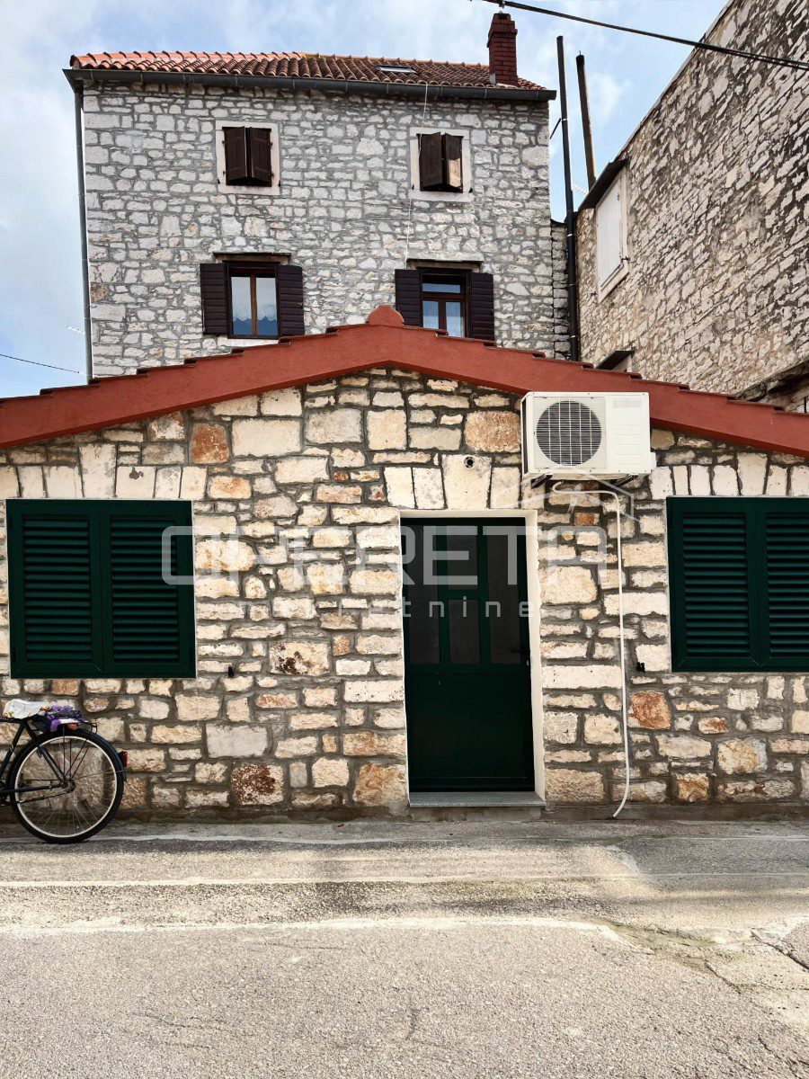House For sale - SPLITSKO-DALMATINSKA VIS
