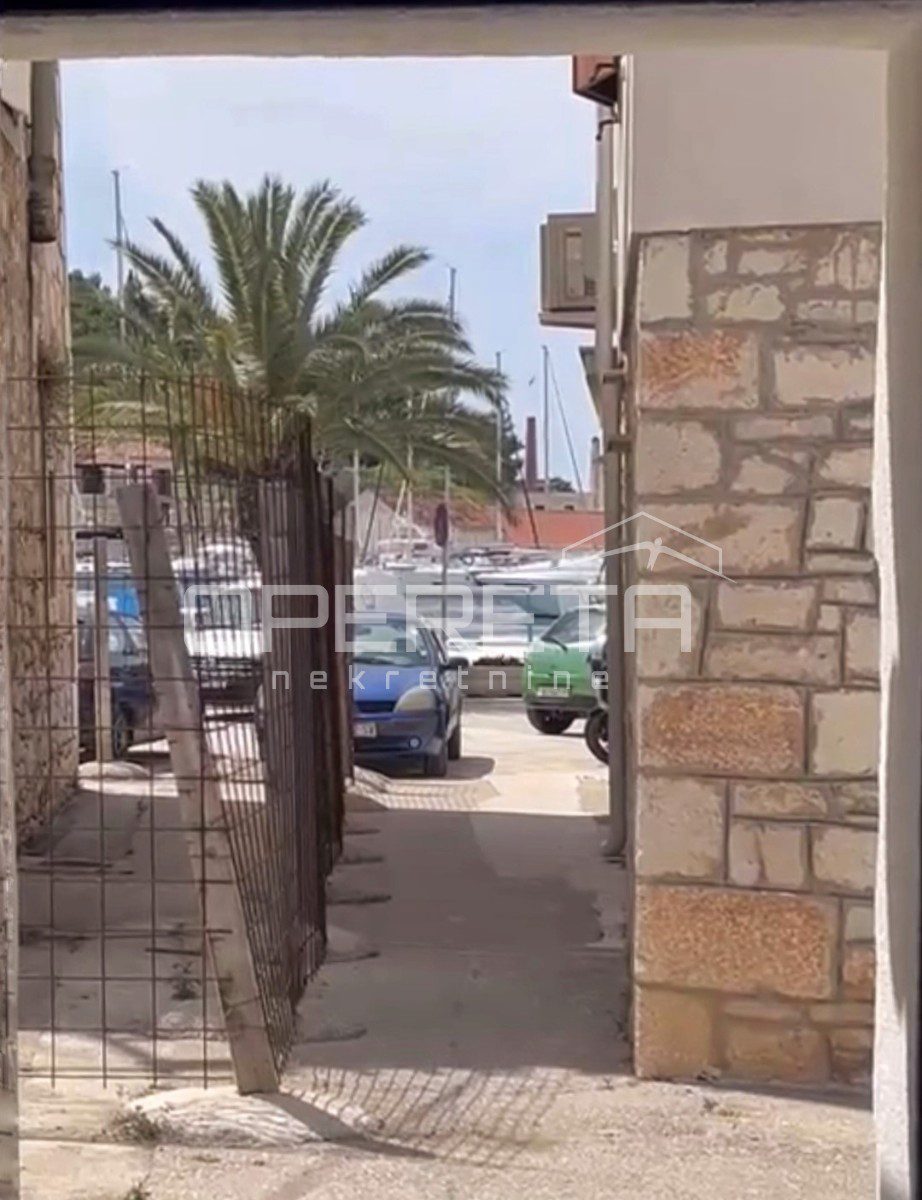 House For sale - SPLITSKO-DALMATINSKA VIS