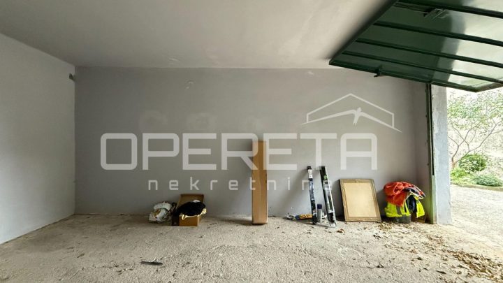 Komerčné na predaj 18 m² – Rijeka