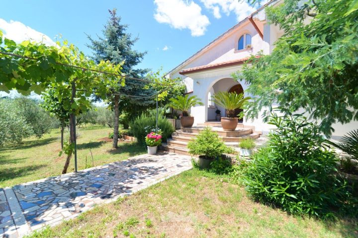 House for sale 4979 m² – Umag