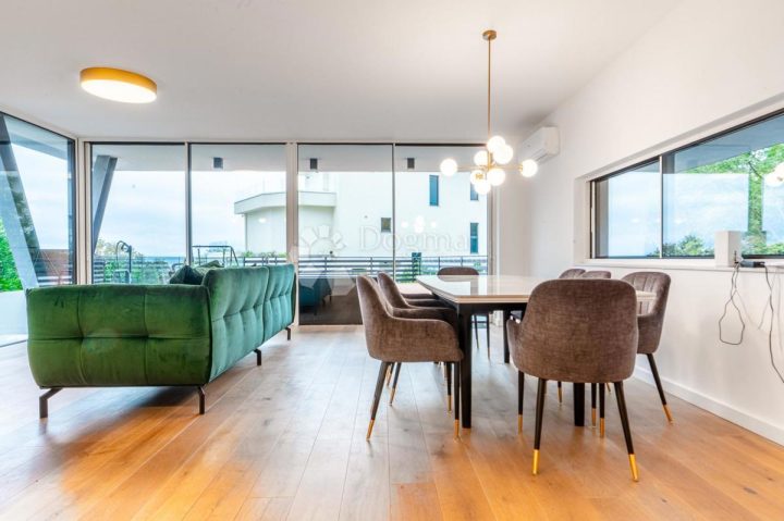 Apartmán na prenájom 110 m² – Kostrena