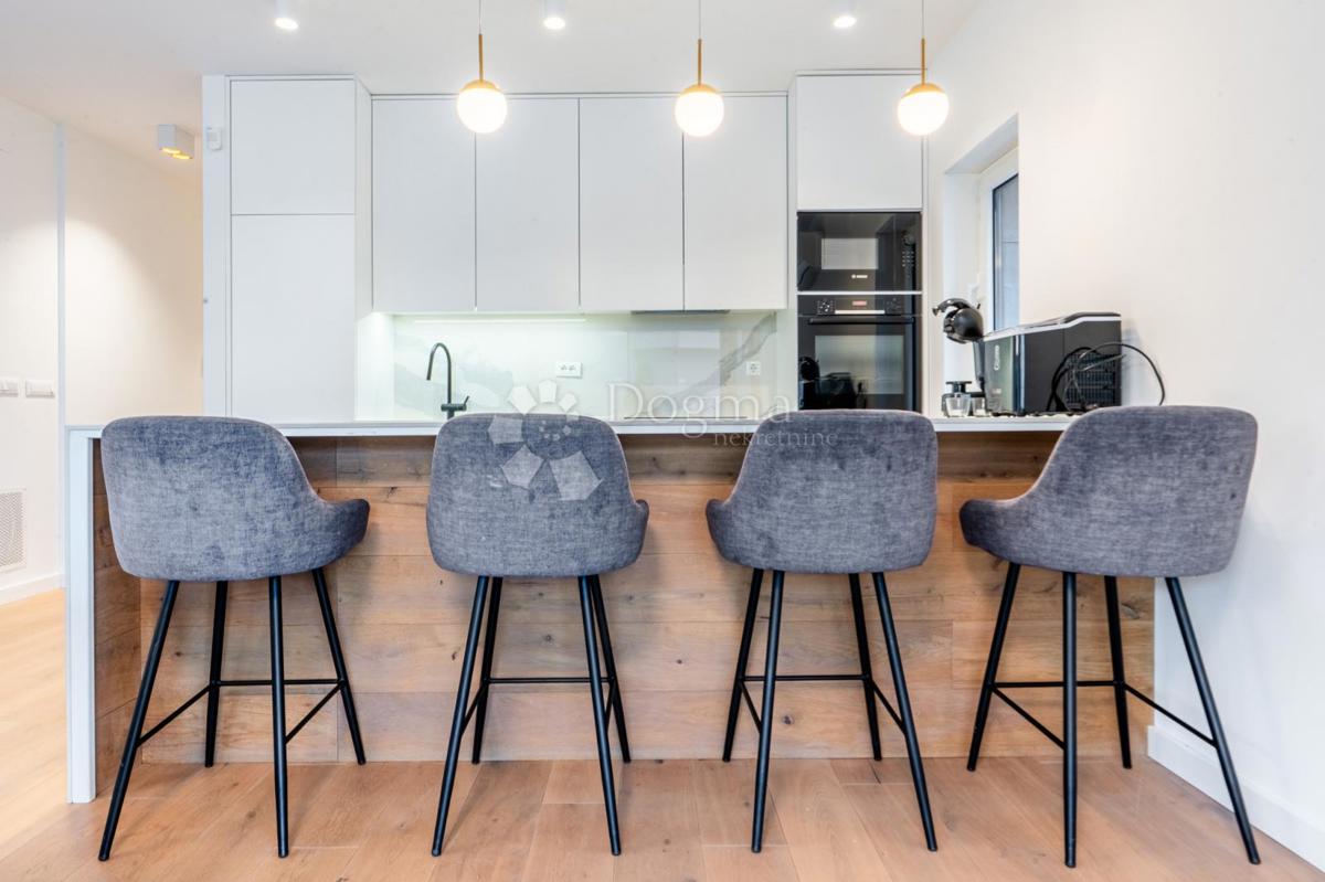 Apartma Za najem - PRIMORSKO-GORANSKA KOSTRENA