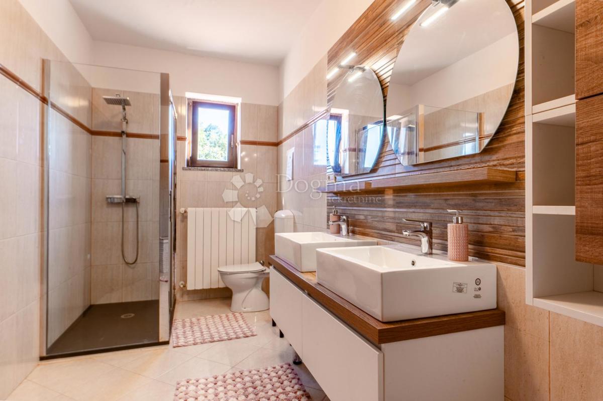 Casa In vendita - PRIMORSKO-GORANSKA VIŠKOVO