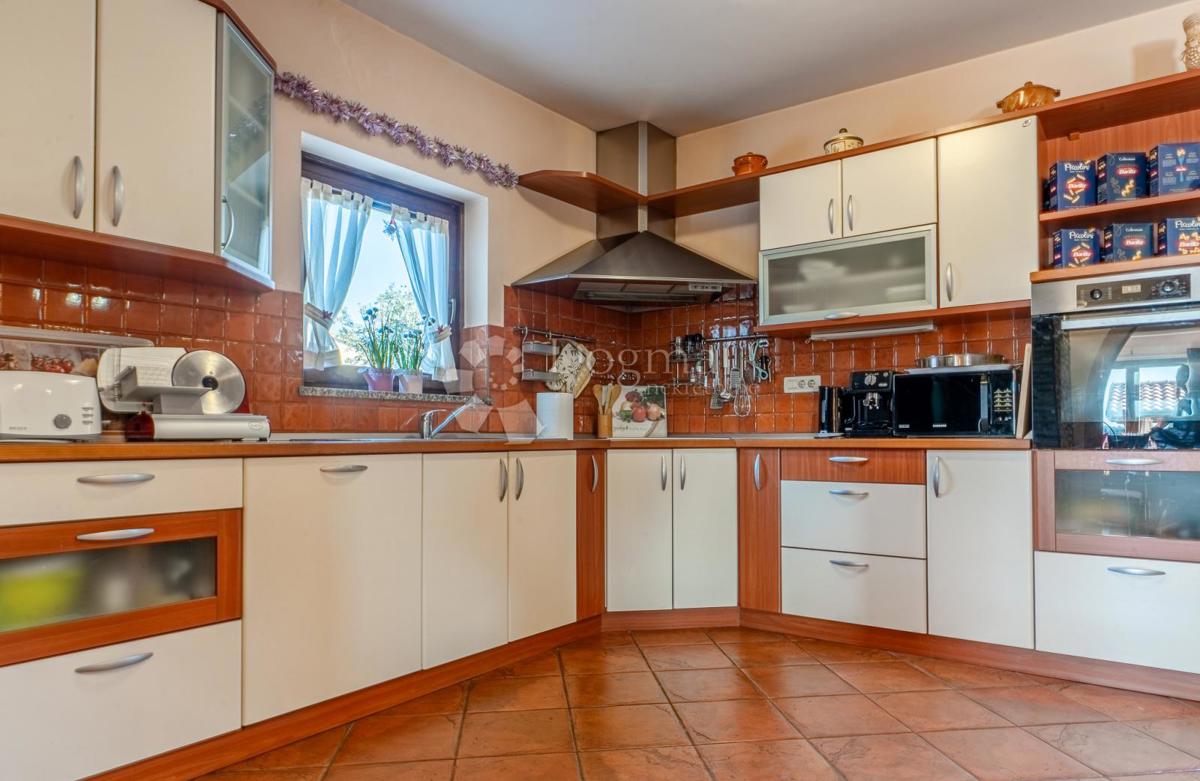Casa In vendita - PRIMORSKO-GORANSKA VIŠKOVO