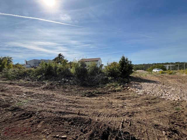 Zemljište na prodaju 2299 m² – Pag