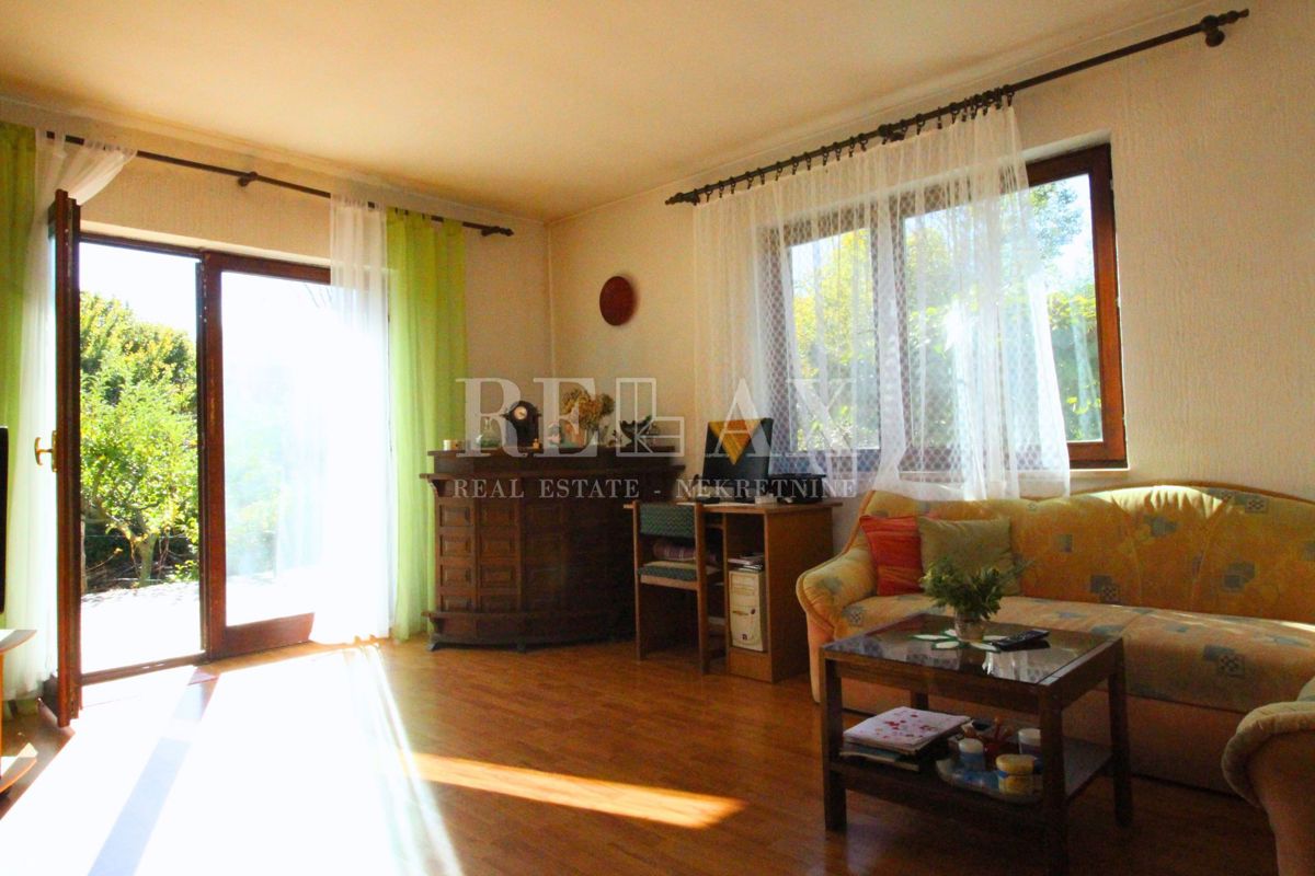 Hiša Na predaj - PRIMORSKO-GORANSKA VINODOLSKA OPĆINA