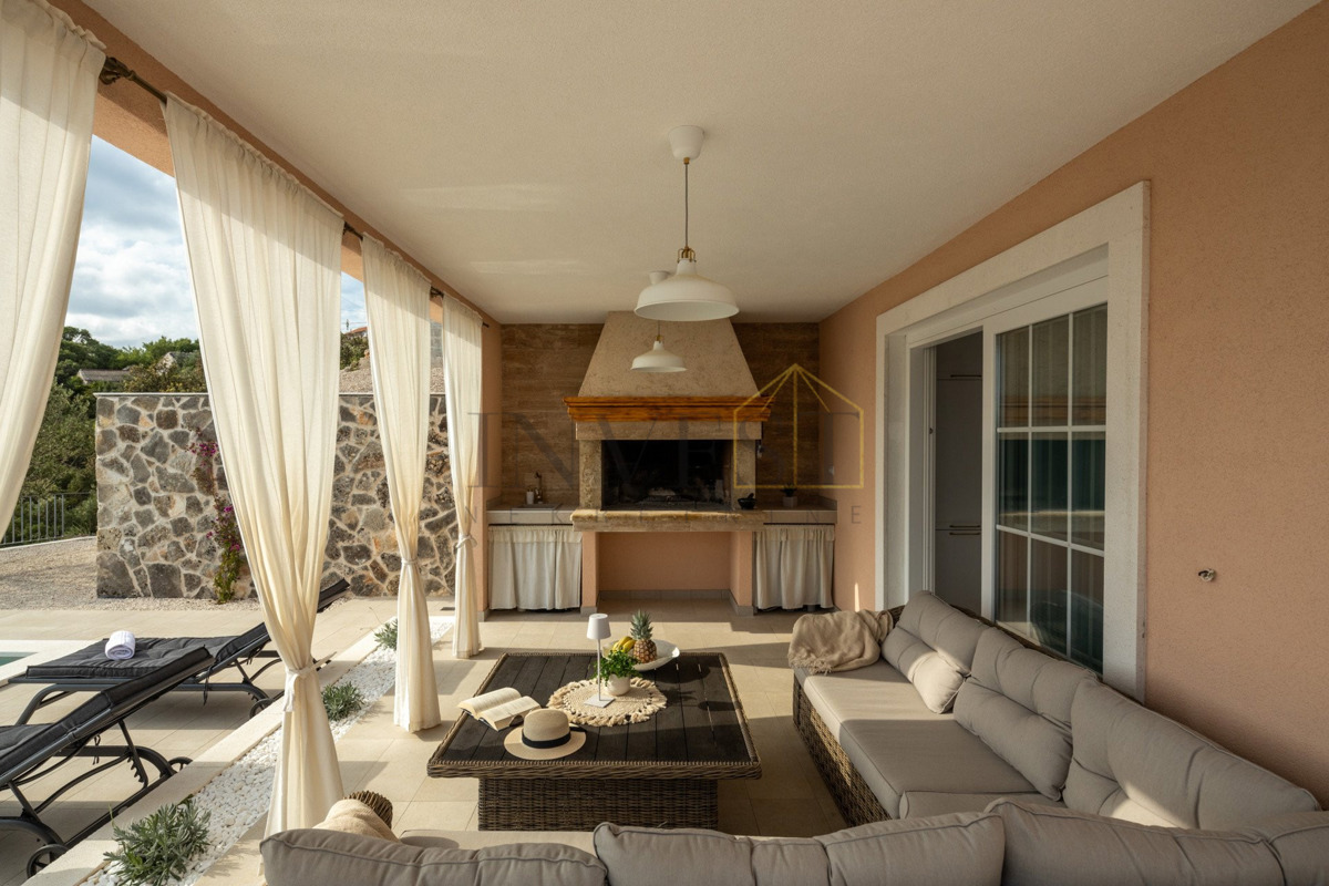 Casa In vendita - ŠIBENSKO-KNINSKA ROGOZNICA