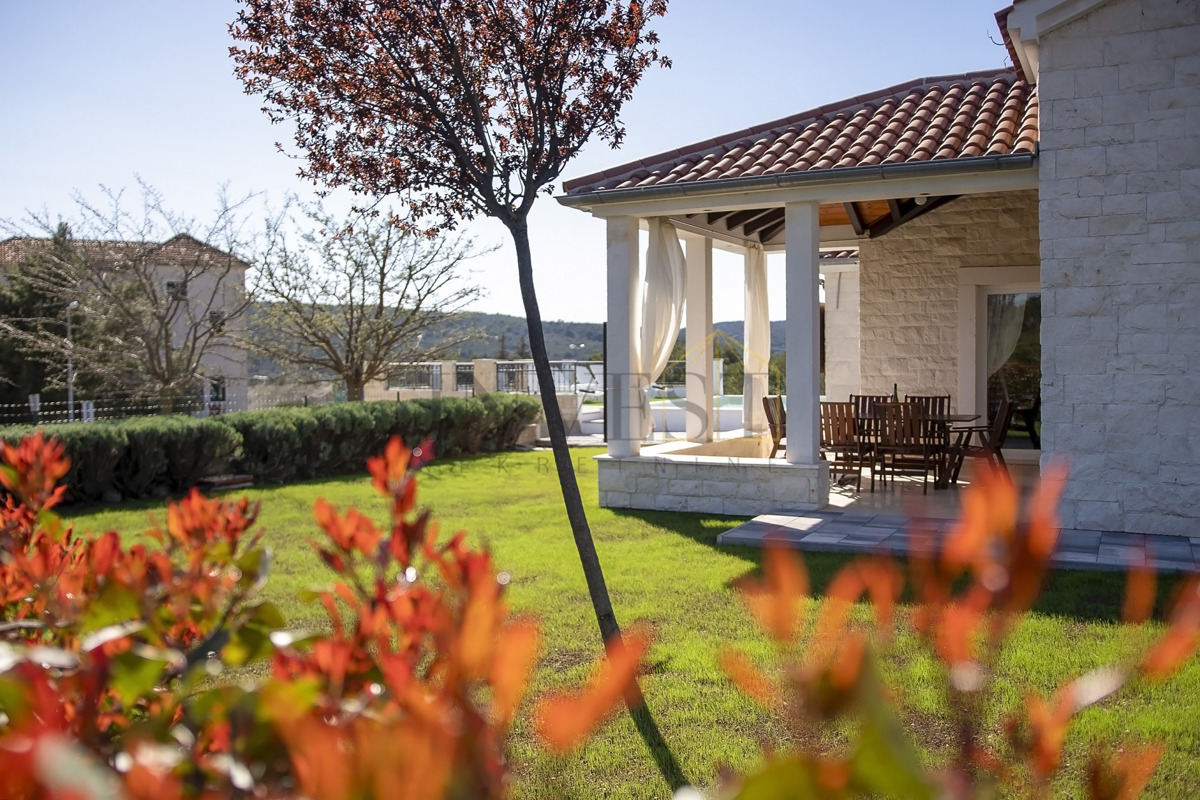 Kuća Na prodaju - ŠIBENSKO-KNINSKA ŠIBENIK