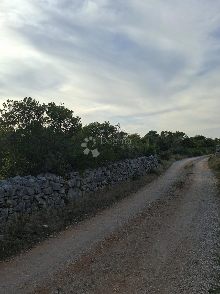 Pozemok Na predaj KONAVLE